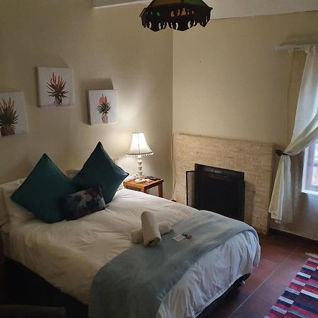 Sun Deck Lodge Хартбееспоорт Екстериор снимка