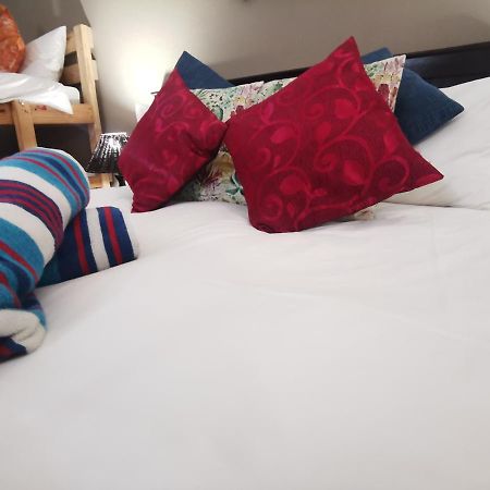 Sun Deck Lodge Хартбееспоорт Екстериор снимка