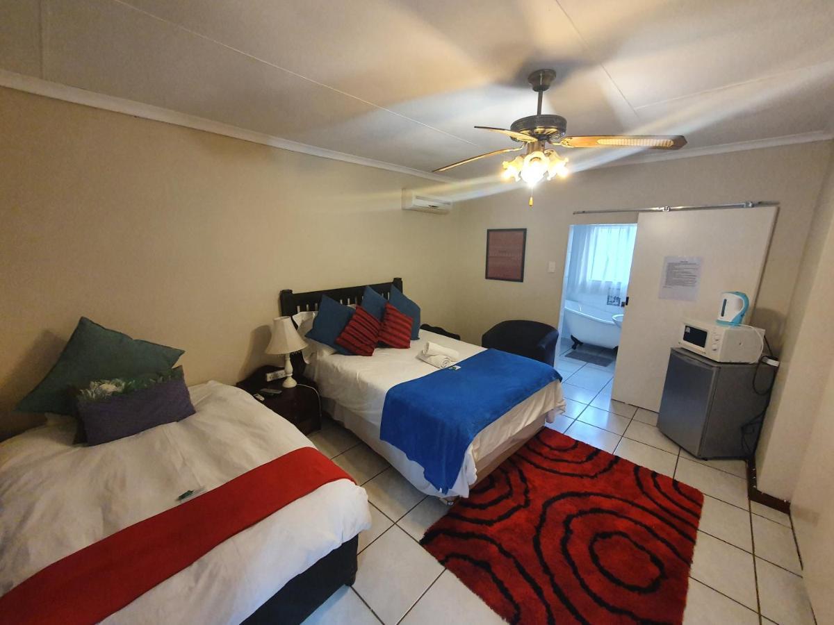 Sun Deck Lodge Хартбееспоорт Екстериор снимка