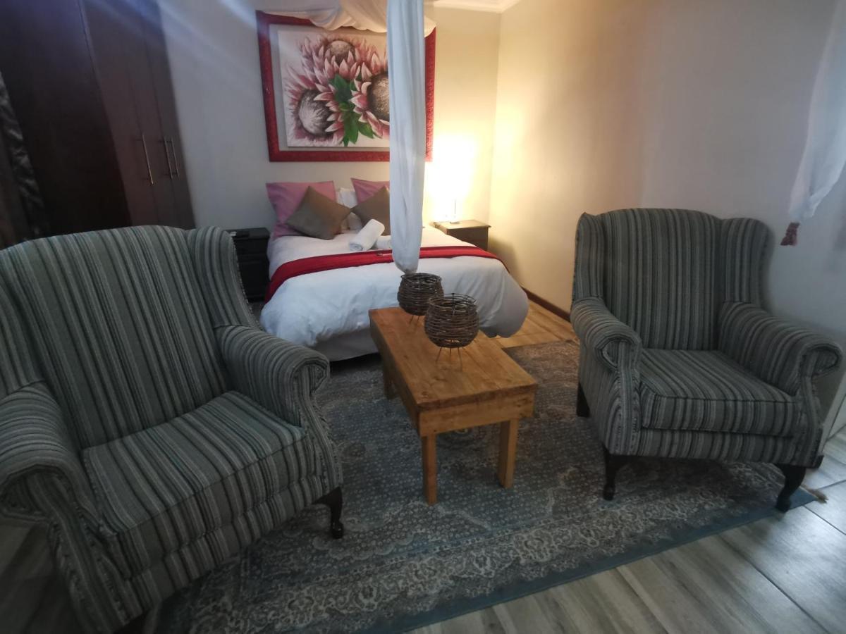 Sun Deck Lodge Хартбееспоорт Екстериор снимка