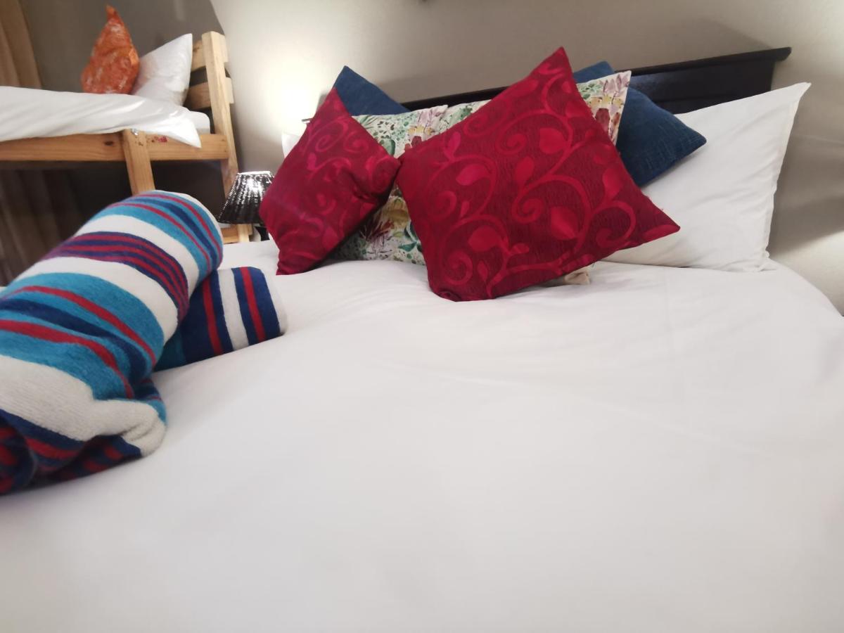 Sun Deck Lodge Хартбееспоорт Екстериор снимка
