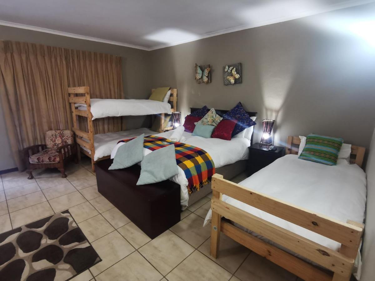 Sun Deck Lodge Хартбееспоорт Екстериор снимка