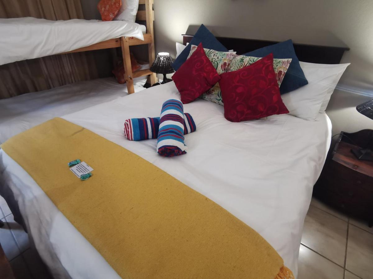 Sun Deck Lodge Хартбееспоорт Екстериор снимка